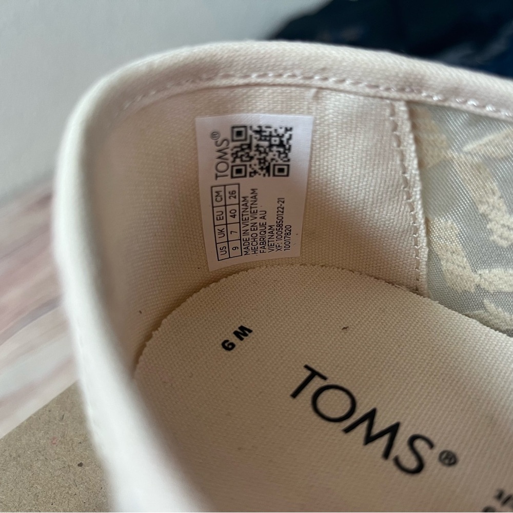 NWOB TOMS Alpargata Moroccan Natural Crochet US Size‎ 9 Brand New Slip On - Picture 7 of 9
